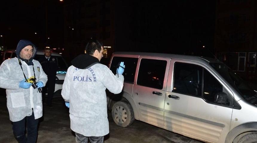 3 Kişiyi Yaralayıp Polise De Ateş A&ccedil;tılar