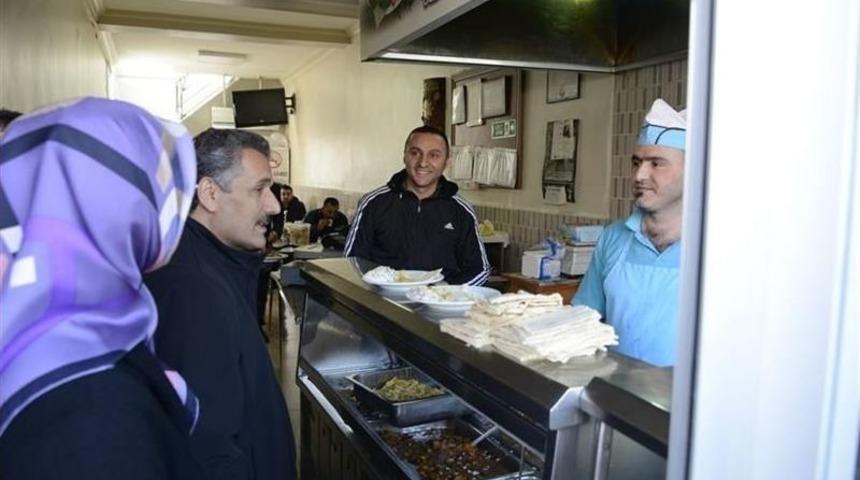 Vali Kaymak, Esnafı Ziyaret Etti