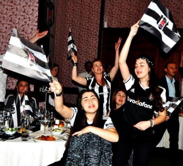 Bodrum'daki Beşiktaşlılar'dan Kutlama