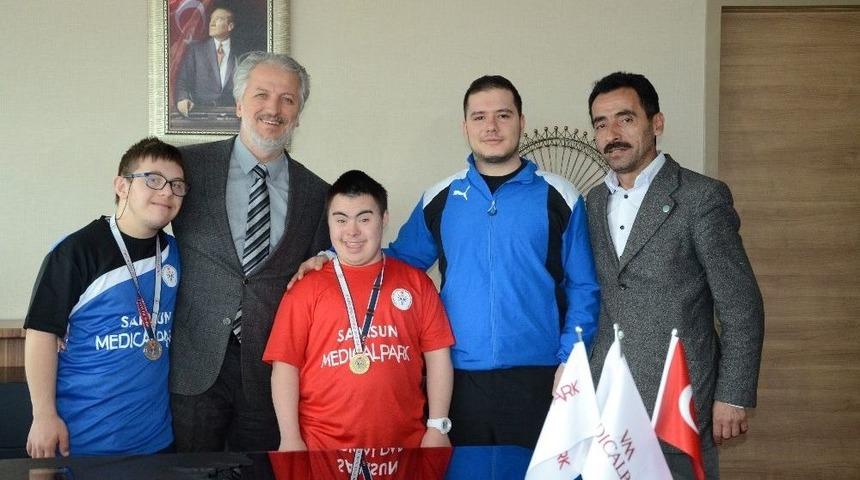 &Ouml;zel &Ccedil;ocuklardan &Ouml;zel Başarı