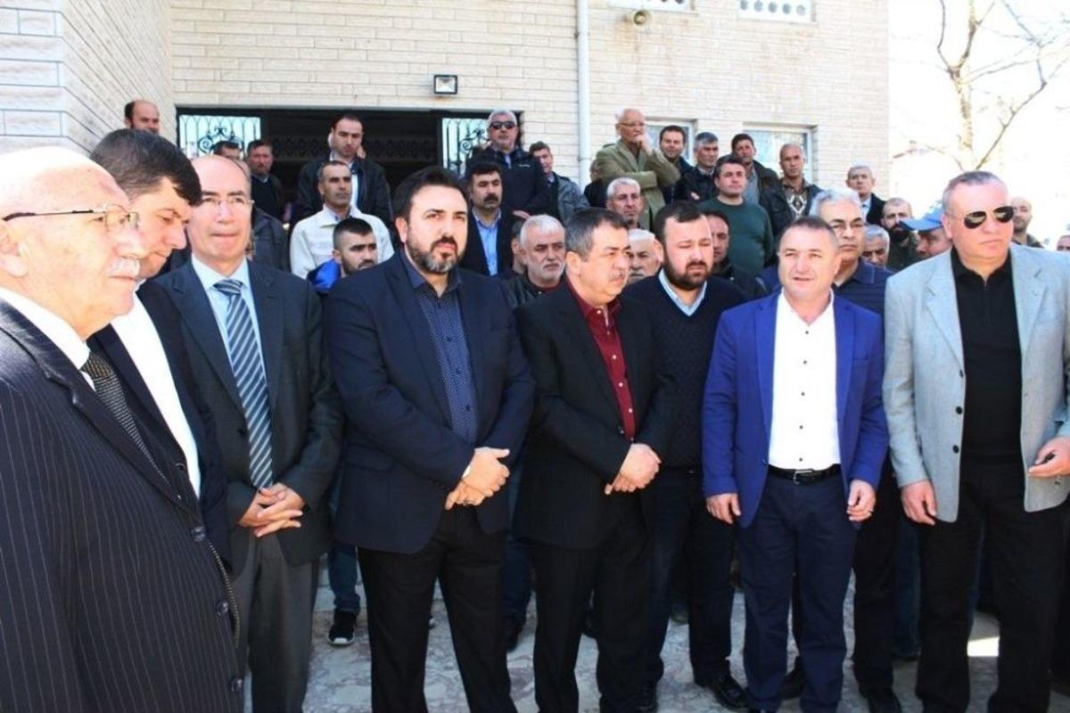 Ayvalık&rsquo;ta Fatih Kol&ccedil;ak G&ouml;zyaşlarıyla Son Yolculuğuna Uğurlandı