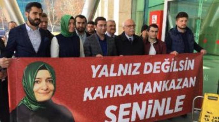 Bakan Kaya'ya Esenboğa'da D&ouml;vizli S&uuml;rpriz Karşılama