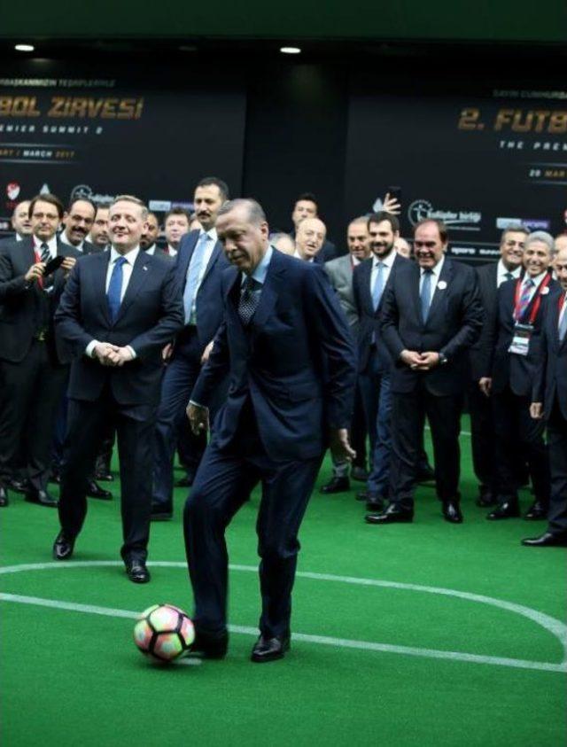 Ek Fotoğraflar // Cumhurbaşkanı Erdoğan 2. Futbol Zirvesi'nde Konuştu