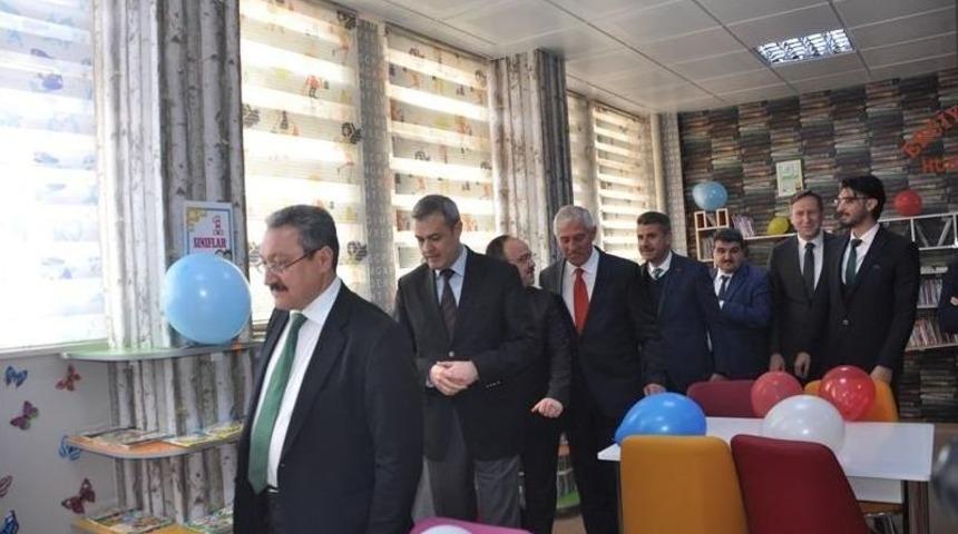 Bağışlarla Oluşturulan K&uuml;t&uuml;phane Hizmete A&ccedil;ıldı