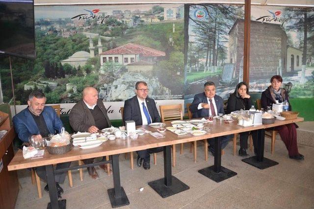 Belediye Başkanı Selim Yağcı, Muhtarlarla Bir Araya Geldi