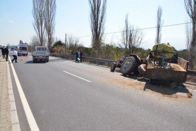 Aydın’da Ambulans Traktörle Çarpıştı: 3 Yaralı