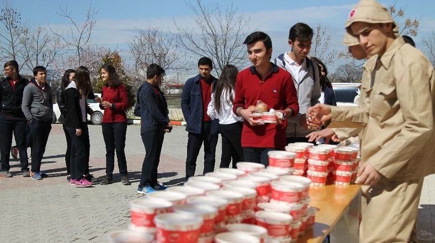 &Ouml;ğrencilerden Mesaj: &ldquo;bir &Ouml;l&uuml;r, Bin Diriliriz&rdquo;
