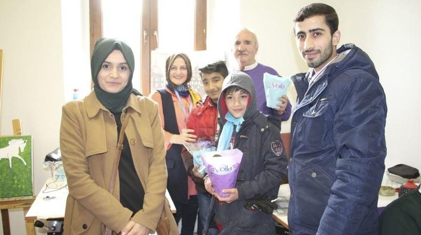 Gençlik Merkezi Öğrencileri Yaşlıları Unutmadı