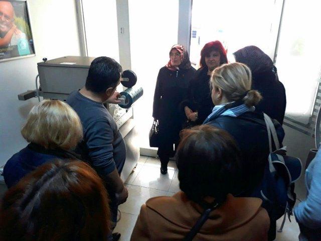 Muhtar Eşleri Süleymanpaşa Belediyesi’nin Çalışmalarını İnceledi