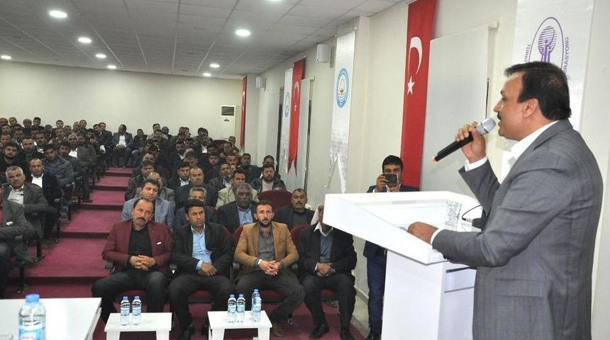 Ak&ccedil;akale Esnafı Beton Bariyerlerden Yakındı