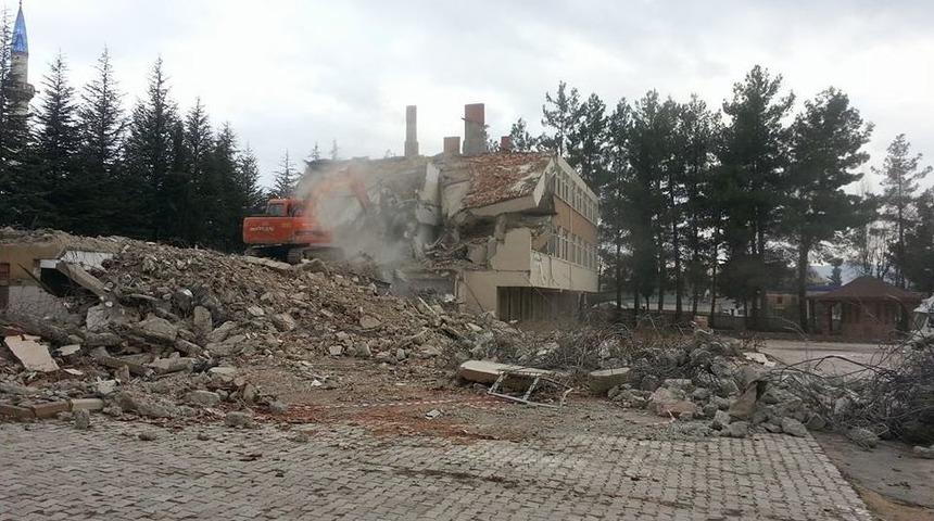 Korkuteli İmam Hatip Lisesi Yıkıldı