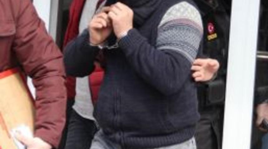 Otomobilinde Bonzai Ele Ge&ccedil;en S&uuml;r&uuml;c&uuml; Tutuklandı