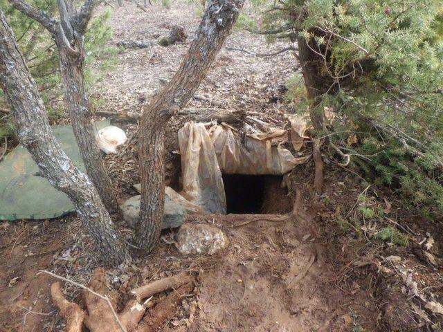 Bingöl’de Terör Örgütü Pkk’ya Ait 2 Sığınak Ele Geçirildi