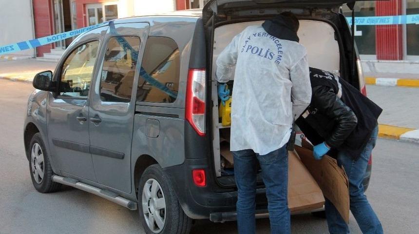 Elazığ&rsquo;da 2 Kişi Sokakta Silahla Vuruldu