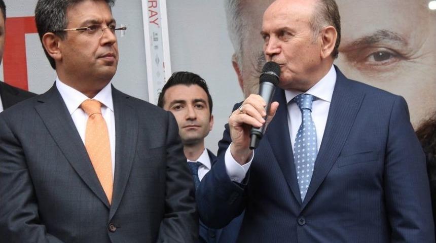 İbb Başkanı Kadir Topbaş, K&uuml;&ccedil;&uuml;k&ccedil;ekmecelilerle Bir Araya Geldi