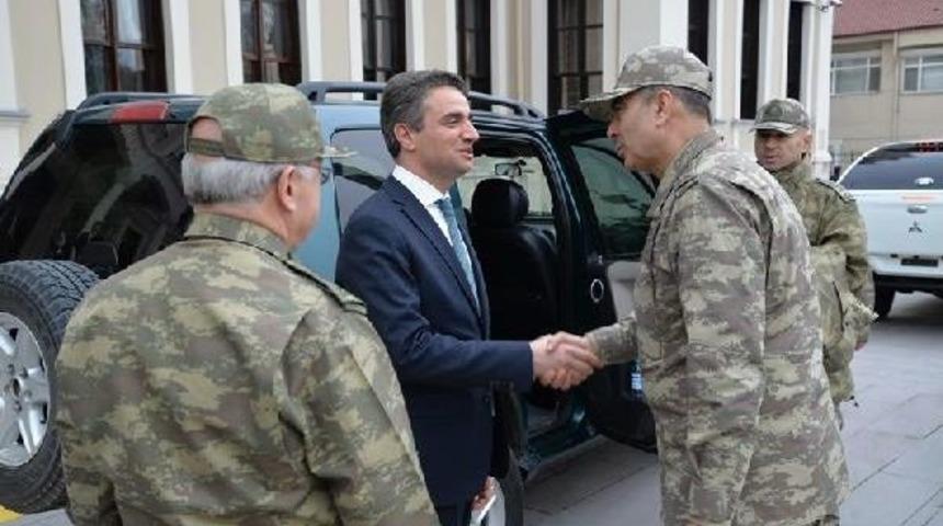 Orgeneral &Ccedil;olak Bolu'da Askeri Birlikleri Denetledi