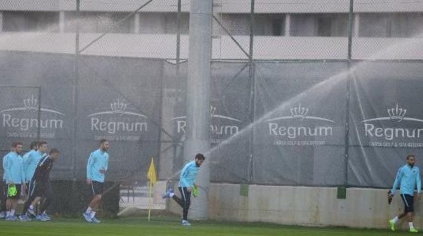 A Milli Futbol Takımı Antalya'da Ilk Antrenmanını Yaptı