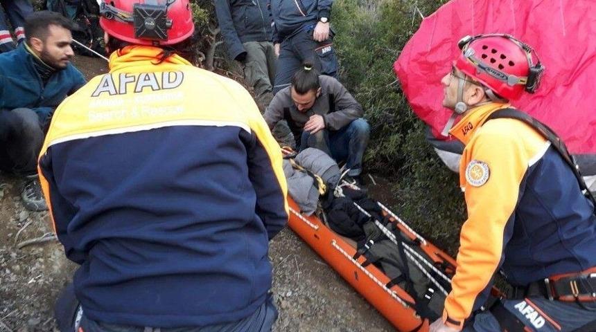Kayalık Alana &Ccedil;akılan Paraş&uuml;t&ccedil;&uuml; Helikopterle Kurtarıldı