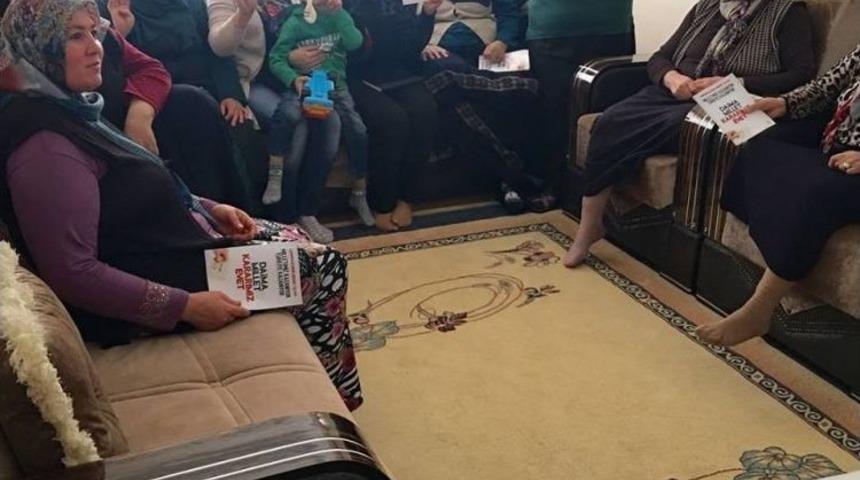 Ak Kadınlar Aralıksız &Ccedil;alışıyor