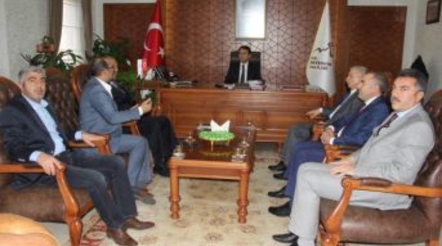 Karayolu Trafik G&uuml;venlik Ve Yol G&uuml;venliği Derneği, Vali Aktaş&rsquo;ı Ziyaret Etti