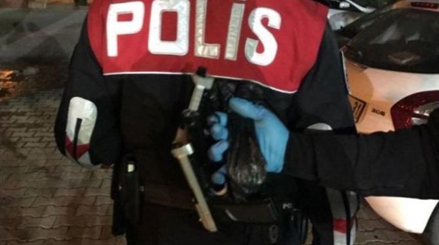 Otomobil Zulasından 3 Ruhsatsız Tabanca &Ccedil;ıktı