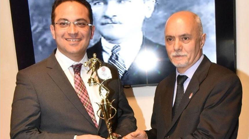 Başkan Atila&rsquo;ya Basketbol Oskarı