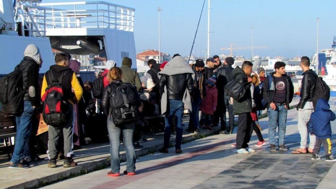 &Ccedil;eşme&rsquo;de 46 Sığınmacı Yakalandı
