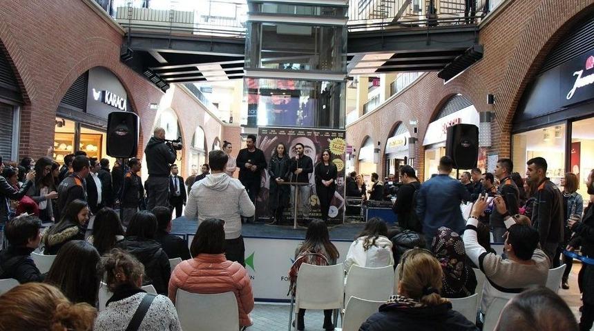 Forum Mersin &rsquo;deli Aşk&rsquo; Filminin Oyuncularını Ağırladı