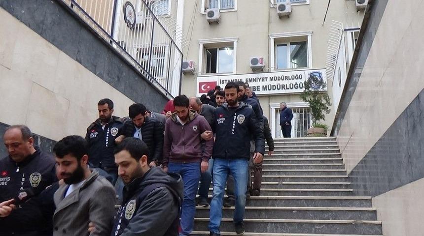 &Ccedil;aldıkları Mazotla Ka&ccedil;ak Akaryakıt İstasyonu Kuran Şebeke &Ccedil;&ouml;kertildi