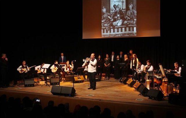 Bergama’da Türküler Aşık Veysel İçin Söylendi