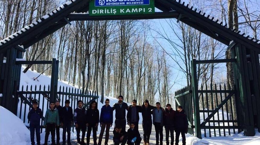 Bilgievi &Ouml;ğrencileri Zirvede &Ccedil;anakkale Zaferini Kutladı