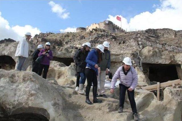 Dünya Petrolcüleri, Yeraltı Şehrini  Gezdi