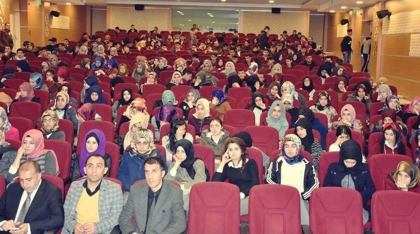 Gen&ccedil;&rsquo;te, Lise Son Sınıf &Ouml;ğrencilerine &Uuml;niversite Anlatıldı