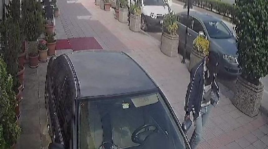 Buji Par&ccedil;asıyla Hırsızlık G&uuml;venlik Kamerasında