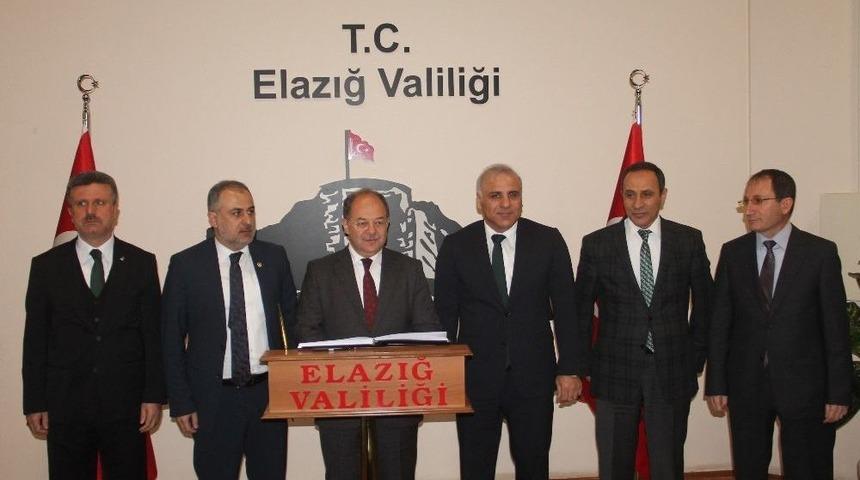 Sağlık Bakanı Akdağ Elazığ&rsquo;da