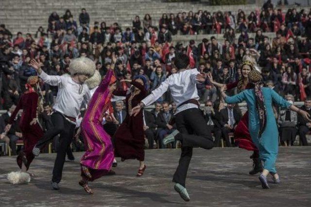 İstanbul Valiliği'nin Nevruz Kutlaması Renkli Görüntülere Sahne Oldu