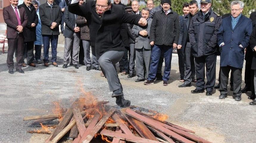 Yozgat&rsquo;ta Nevruz Ateşi Yakıldı