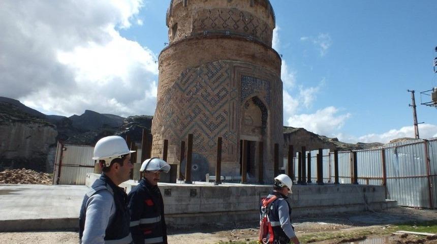 Hasankeyf İle Birlikte Elektrik Şebekesi De Taşınıyor
