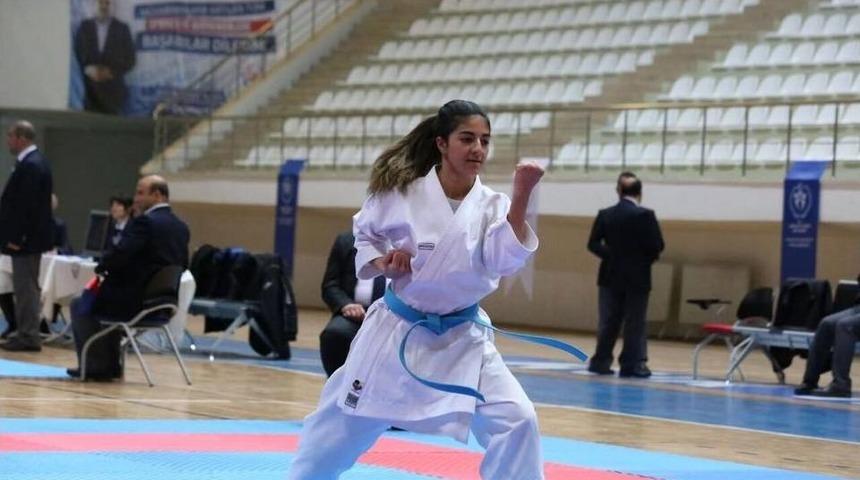 Batman Karatede 7 Sporcuyla Finalde