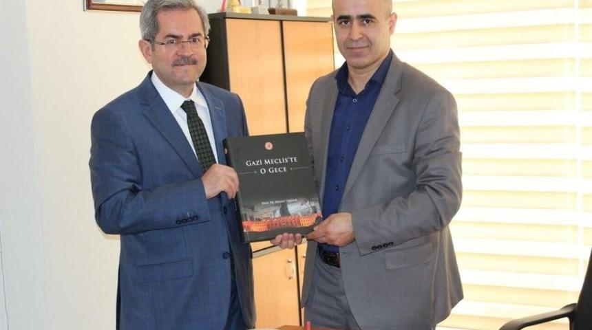 &Uuml;n&uuml;var: &ldquo;yeni Sistem, Vesayet Odaklarının Halkın Se&ccedil;tikleri &Uuml;zerindeki Baskısına Son Verecek&rdquo;