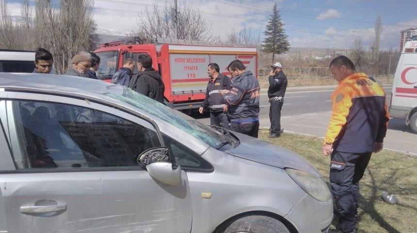 Otomobiller &Ccedil;arpıştı: 3 Yaralı