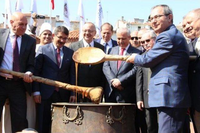 Şifalı Mesir Nevruz Ateşiyle Karıldı