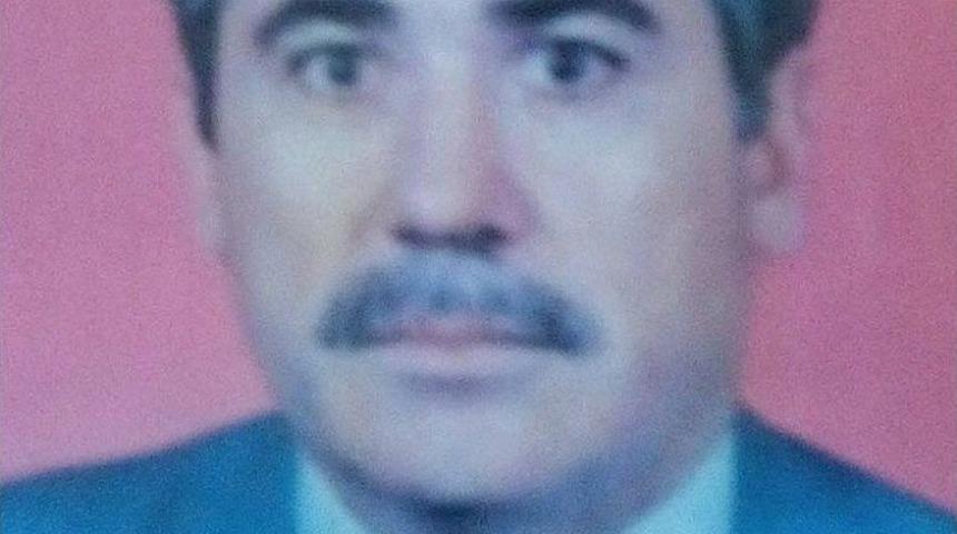 Boşanma Davası A&ccedil;an Eşini Sokak Ortasında Vurup İntihar Etti