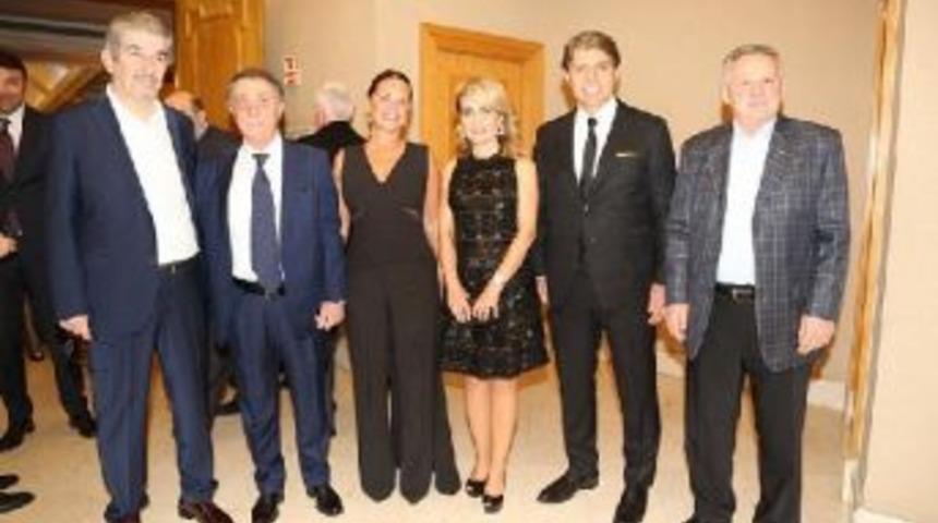 İstanbulspor 91. Yaşını Efsanelerle Kutladı