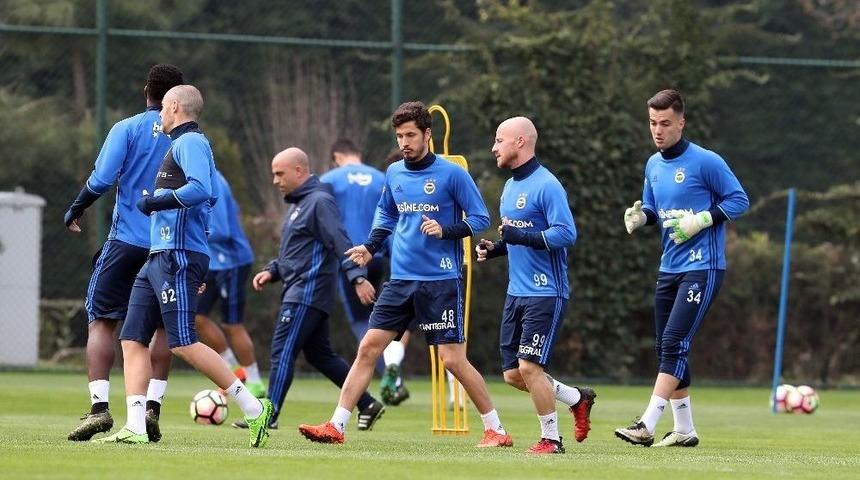 Fenerbah&ccedil;e&rsquo;de Karab&uuml;kspor Hazırlıkları Devam Etti