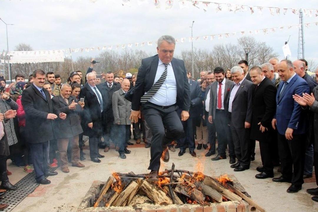 Om&uuml;&rsquo;de Nevruz Bayramı Coşkuyla Kutlandı