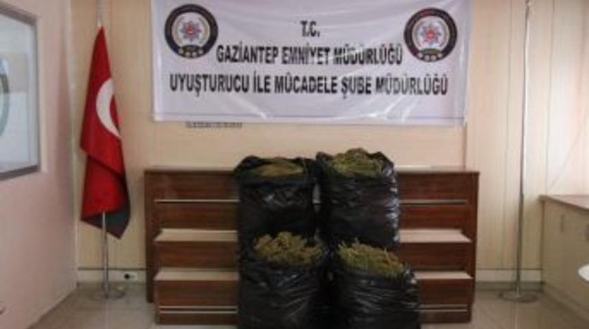 Polisten Uyuşturucu Tacirlerine B&uuml;y&uuml;k Darbe