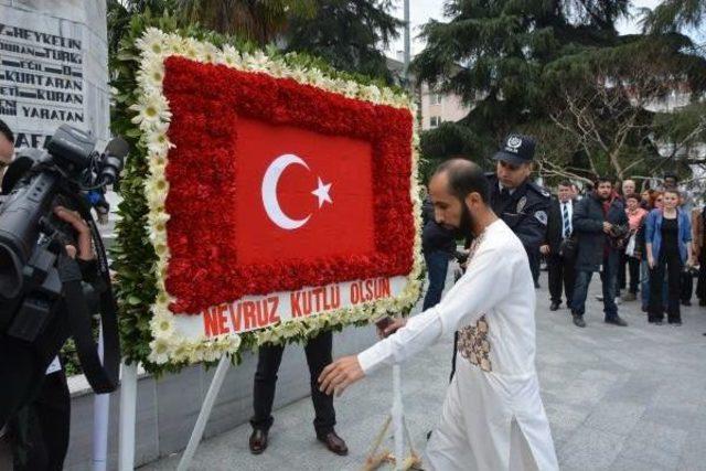 Bursa'da Nevruz Kutlamalarında Yabancıların Mehter Ilgisi