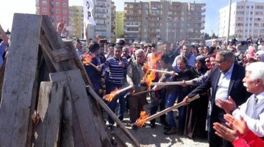 &Ccedil;anakkale'de Nevruz Kutlaması