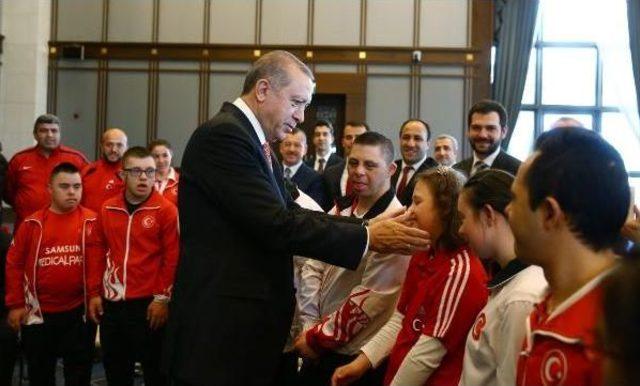 Cumhurbaşkanı Erdoğan, Down Sendromlu Çocukları Kabul Etti